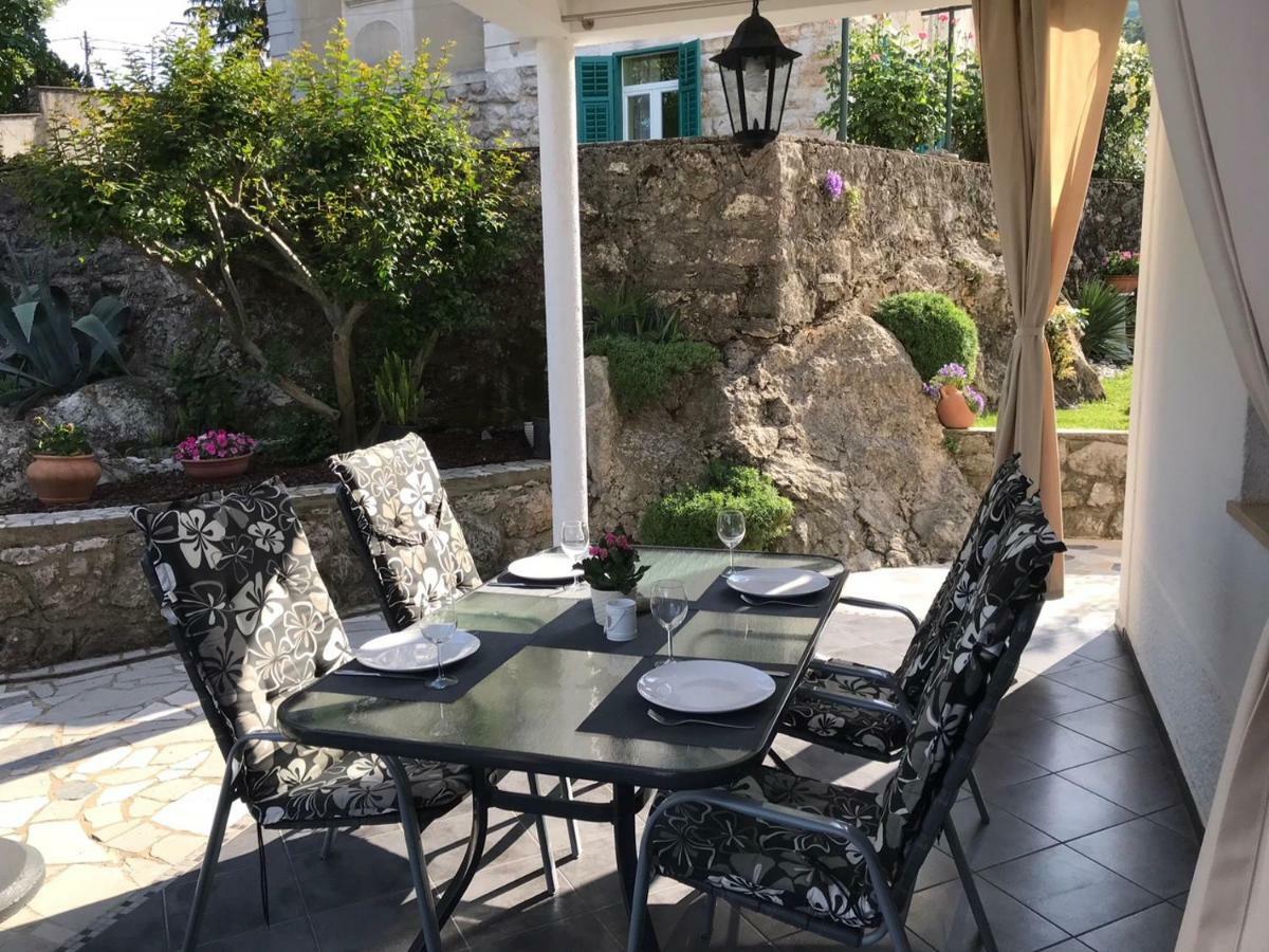 Apartments Mirna With Parking Lovran Exterior foto